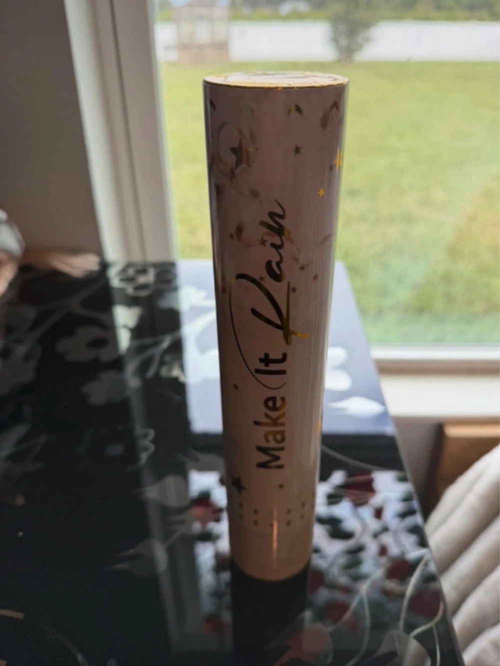 Decorative Confetti Cannon - White & Gold